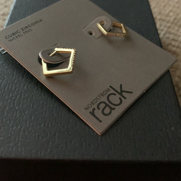 Earrings by Nordstrom Rack - Picture 6 of 7